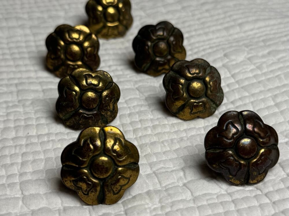 Lot of 7 Vintage Antique Brass Floral Cabinet Knobs Drawer Pulls Rosette Flower